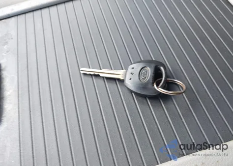 2014 Kia Sedona Lx z USA, uszkodzony, nr VIN KNDMG4C77E6570837